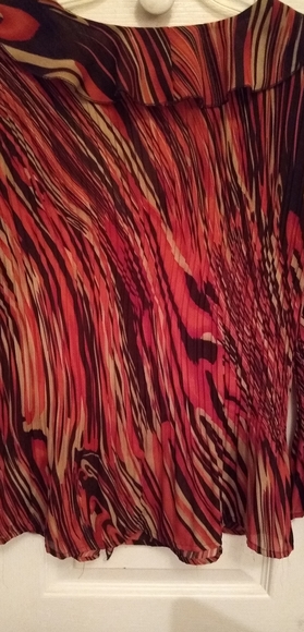 Sunny Leigh Multi Colored Ruffled Neck Top/Skirt Set - Picture 5 of 9